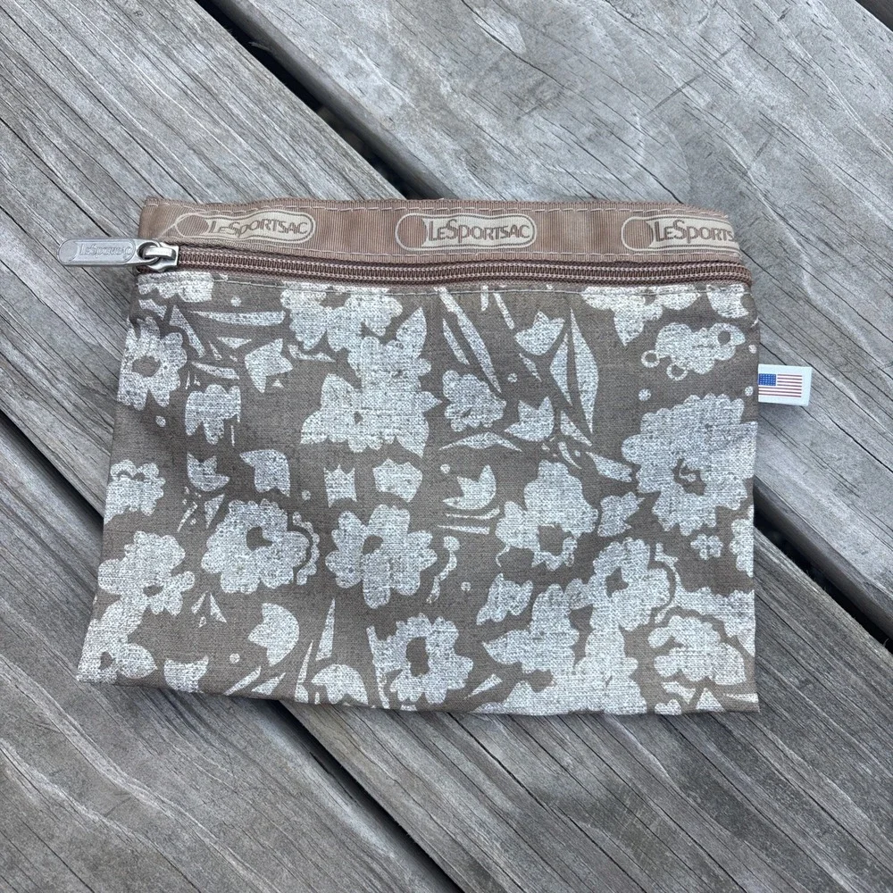 Lesportsac vintage multicolor floral zip pouch 8.75